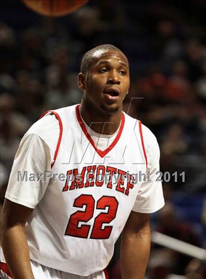 Thumbnail 2 in Imhotep Charter vs. Greensburg Central Catholic (PIAA Class AA Final) photogallery.