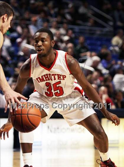 Thumbnail 2 in Imhotep Charter vs. Greensburg Central Catholic (PIAA Class AA Final) photogallery.
