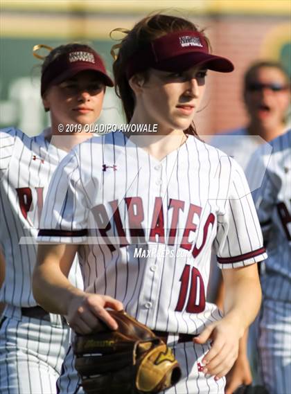 Thumbnail 2 in Klein Collins vs. Wylie (UIL 6A Regional Final) photogallery.