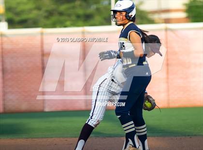 Thumbnail 1 in Klein Collins vs. Wylie (UIL 6A Regional Final) photogallery.