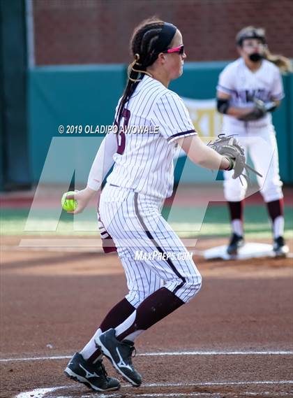 Thumbnail 1 in Klein Collins vs. Wylie (UIL 6A Regional Final) photogallery.