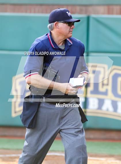 Thumbnail 1 in Klein Collins vs. Wylie (UIL 6A Regional Final) photogallery.