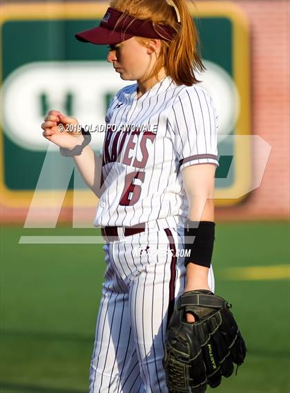 Thumbnail 3 in Klein Collins vs. Wylie (UIL 6A Regional Final) photogallery.