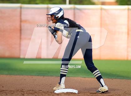 Thumbnail 1 in Klein Collins vs. Wylie (UIL 6A Regional Final) photogallery.