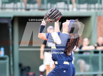 Thumbnail 1 in Klein Collins vs. Wylie (UIL 6A Regional Final) photogallery.