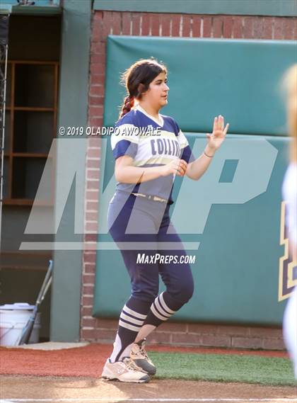 Thumbnail 2 in Klein Collins vs. Wylie (UIL 6A Regional Final) photogallery.