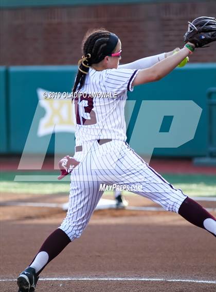 Thumbnail 2 in Klein Collins vs. Wylie (UIL 6A Regional Final) photogallery.