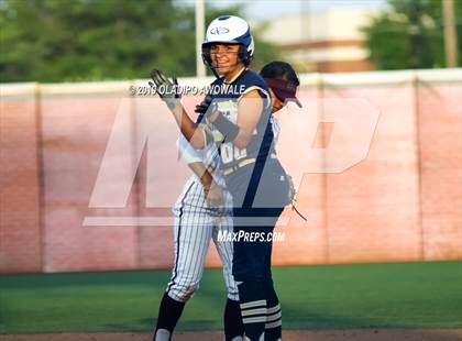 Thumbnail 2 in Klein Collins vs. Wylie (UIL 6A Regional Final) photogallery.