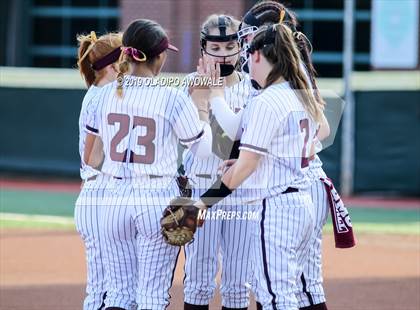 Thumbnail 2 in Klein Collins vs. Wylie (UIL 6A Regional Final) photogallery.