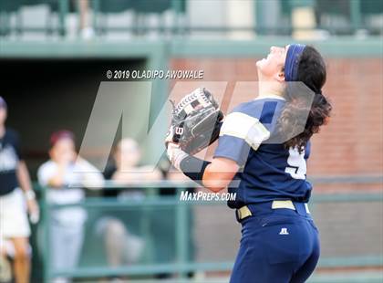 Thumbnail 3 in Klein Collins vs. Wylie (UIL 6A Regional Final) photogallery.