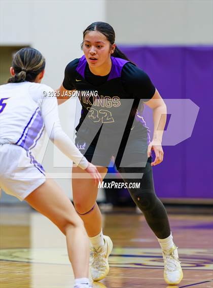 Thumbnail 3 in Lake Stevens vs. Issaquah (WIAA 4A Opening Round) photogallery.