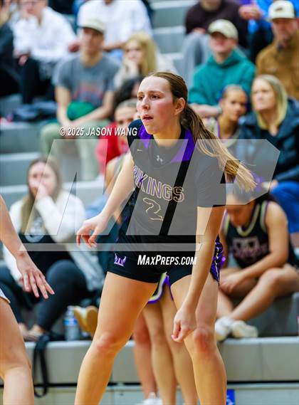 Thumbnail 1 in Lake Stevens vs. Issaquah (WIAA 4A Opening Round) photogallery.