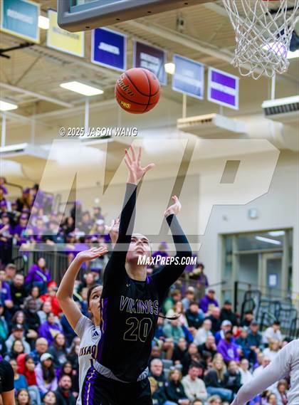 Thumbnail 3 in Lake Stevens vs. Issaquah (WIAA 4A Opening Round) photogallery.