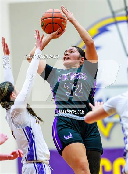 Thumbnail 3 in Lake Stevens vs. Issaquah (WIAA 4A Opening Round) photogallery.