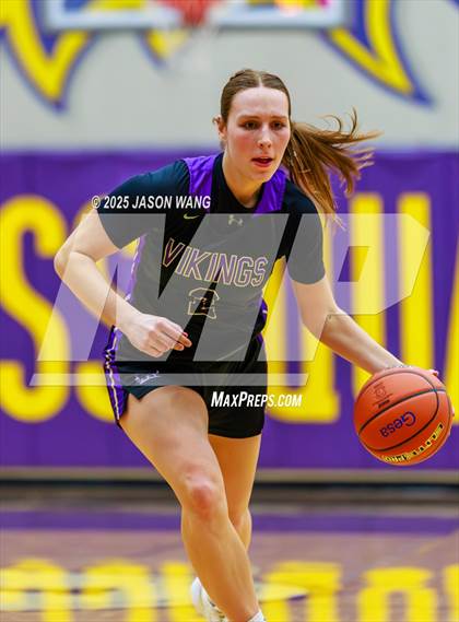 Thumbnail 3 in Lake Stevens vs. Issaquah (WIAA 4A Opening Round) photogallery.