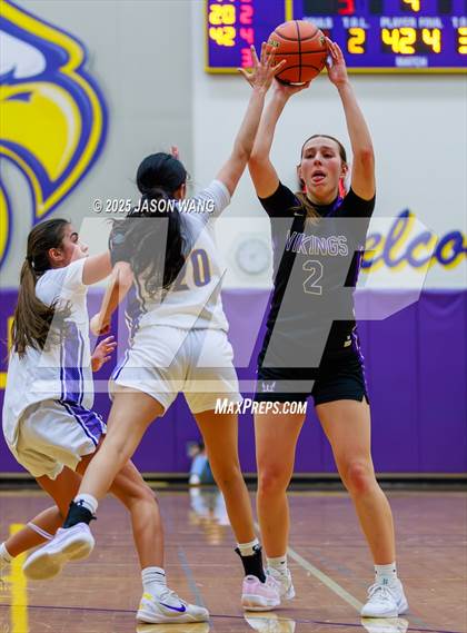Thumbnail 2 in Lake Stevens vs. Issaquah (WIAA 4A Opening Round) photogallery.