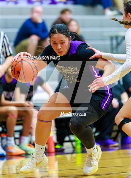Thumbnail 1 in Lake Stevens vs. Issaquah (WIAA 4A Opening Round) photogallery.
