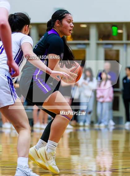 Thumbnail 2 in Lake Stevens vs. Issaquah (WIAA 4A Opening Round) photogallery.