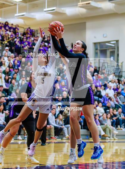 Thumbnail 1 in Lake Stevens vs. Issaquah (WIAA 4A Opening Round) photogallery.