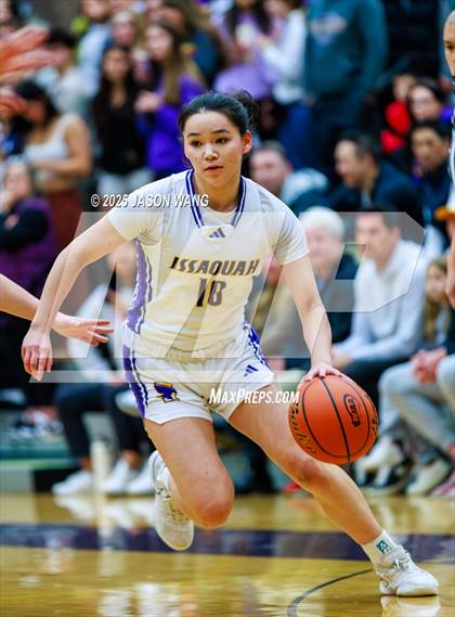 Thumbnail 2 in Lake Stevens vs. Issaquah (WIAA 4A Opening Round) photogallery.