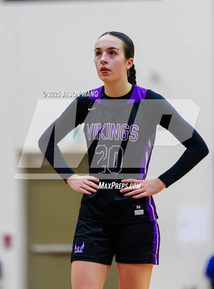 Thumbnail 1 in Lake Stevens vs. Issaquah (WIAA 4A Opening Round) photogallery.