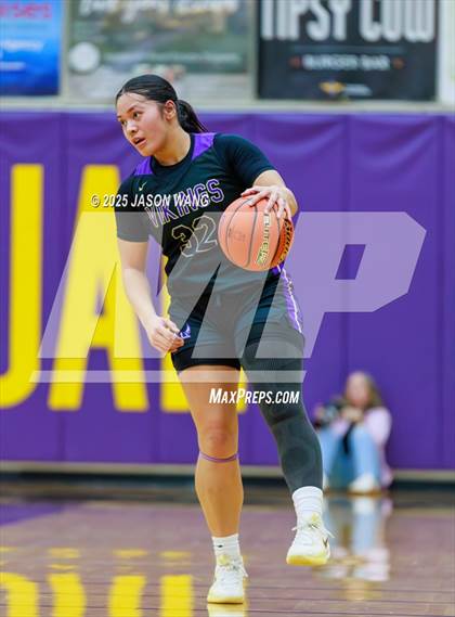 Thumbnail 3 in Lake Stevens vs. Issaquah (WIAA 4A Opening Round) photogallery.