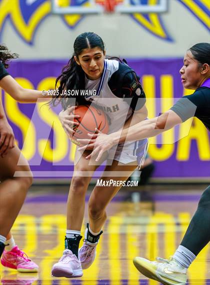 Thumbnail 2 in Lake Stevens vs. Issaquah (WIAA 4A Opening Round) photogallery.