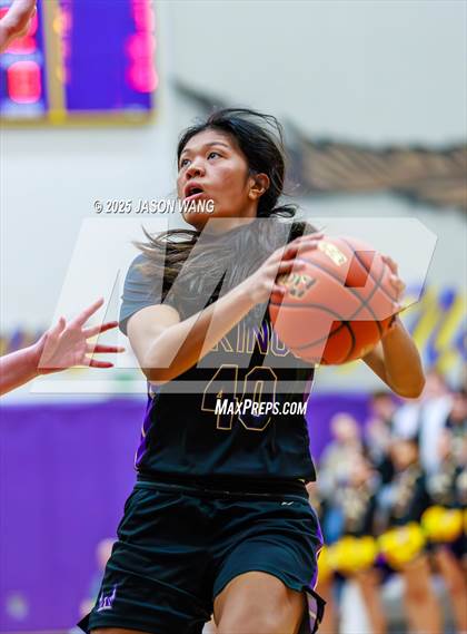 Thumbnail 1 in Lake Stevens vs. Issaquah (WIAA 4A Opening Round) photogallery.