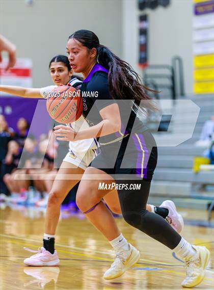 Thumbnail 3 in Lake Stevens vs. Issaquah (WIAA 4A Opening Round) photogallery.