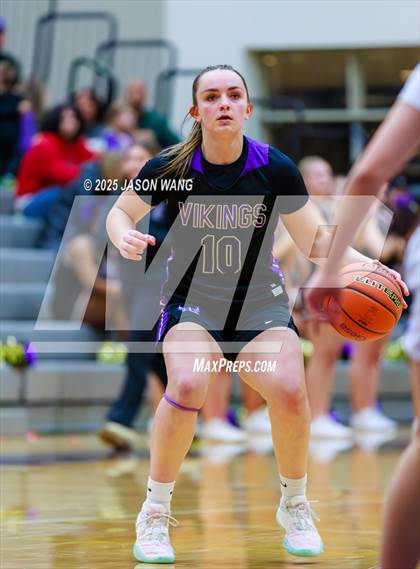 Thumbnail 1 in Lake Stevens vs. Issaquah (WIAA 4A Opening Round) photogallery.
