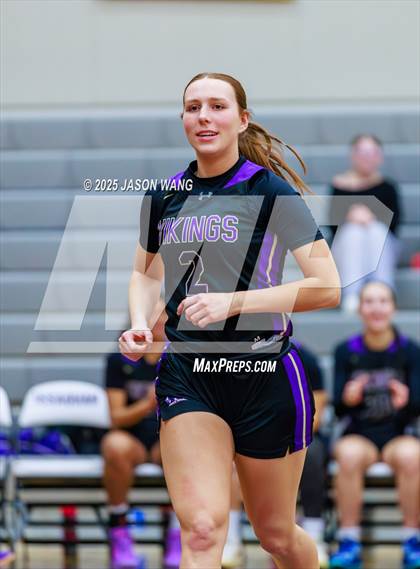 Thumbnail 3 in Lake Stevens vs. Issaquah (WIAA 4A Opening Round) photogallery.