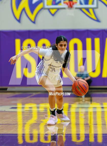 Thumbnail 3 in Lake Stevens vs. Issaquah (WIAA 4A Opening Round) photogallery.