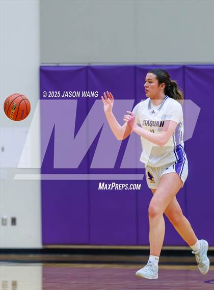 Thumbnail 2 in Lake Stevens vs. Issaquah (WIAA 4A Opening Round) photogallery.