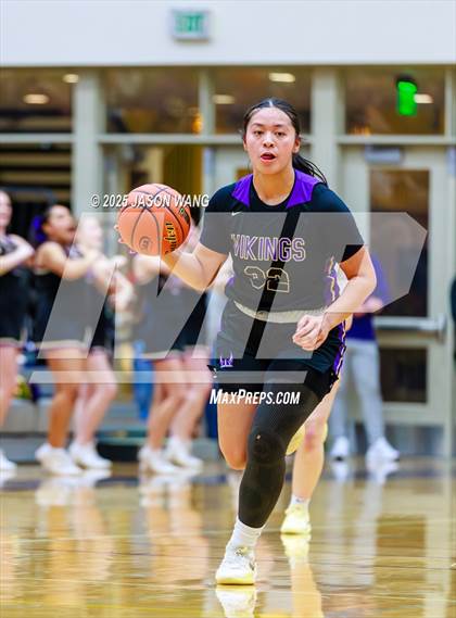 Thumbnail 2 in Lake Stevens vs. Issaquah (WIAA 4A Opening Round) photogallery.