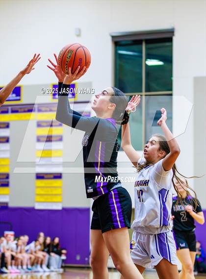 Thumbnail 3 in Lake Stevens vs. Issaquah (WIAA 4A Opening Round) photogallery.