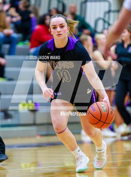 Thumbnail 3 in Lake Stevens vs. Issaquah (WIAA 4A Opening Round) photogallery.