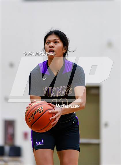 Thumbnail 3 in Lake Stevens vs. Issaquah (WIAA 4A Opening Round) photogallery.