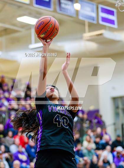 Thumbnail 1 in Lake Stevens vs. Issaquah (WIAA 4A Opening Round) photogallery.