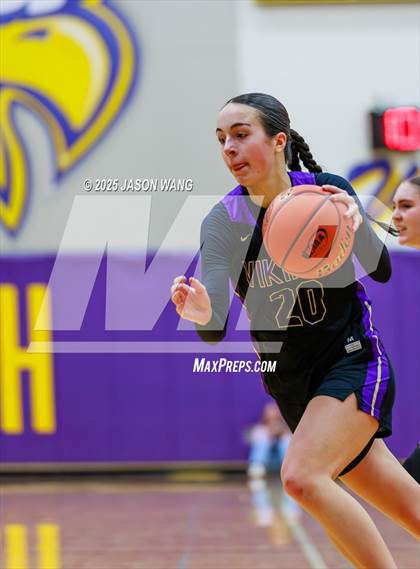 Thumbnail 2 in Lake Stevens vs. Issaquah (WIAA 4A Opening Round) photogallery.