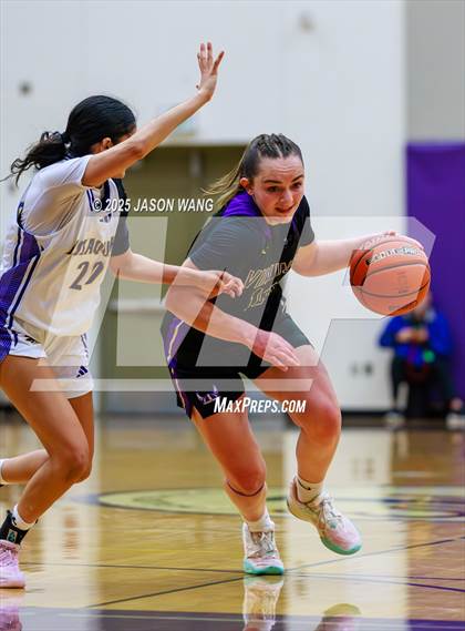 Thumbnail 1 in Lake Stevens vs. Issaquah (WIAA 4A Opening Round) photogallery.