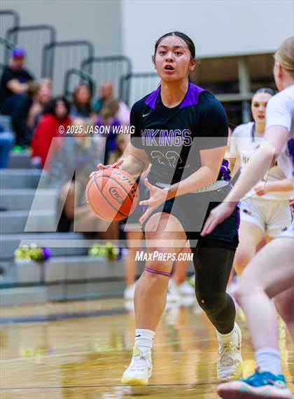 Thumbnail 1 in Lake Stevens vs. Issaquah (WIAA 4A Opening Round) photogallery.