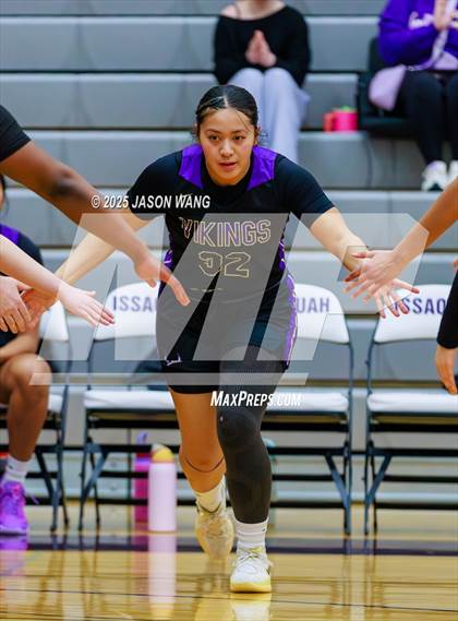 Thumbnail 1 in Lake Stevens vs. Issaquah (WIAA 4A Opening Round) photogallery.