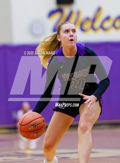 Thumbnail 3 in Lake Stevens vs. Issaquah (WIAA 4A Opening Round) photogallery.
