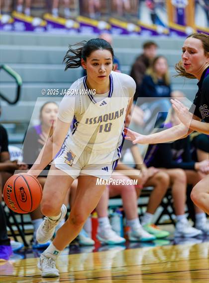 Thumbnail 3 in Lake Stevens vs. Issaquah (WIAA 4A Opening Round) photogallery.
