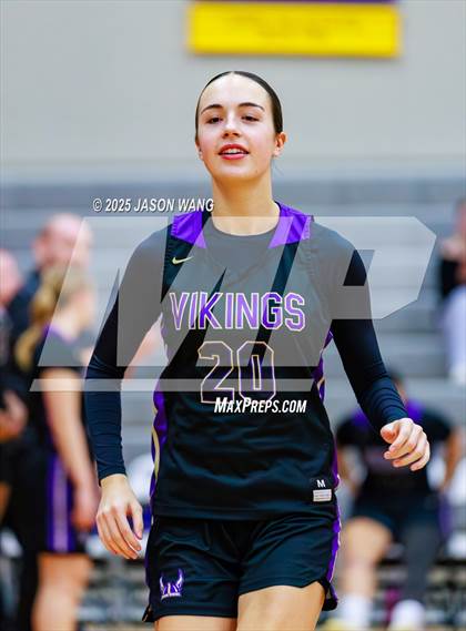 Thumbnail 3 in Lake Stevens vs. Issaquah (WIAA 4A Opening Round) photogallery.