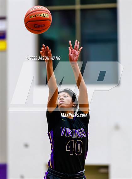 Thumbnail 1 in Lake Stevens vs. Issaquah (WIAA 4A Opening Round) photogallery.