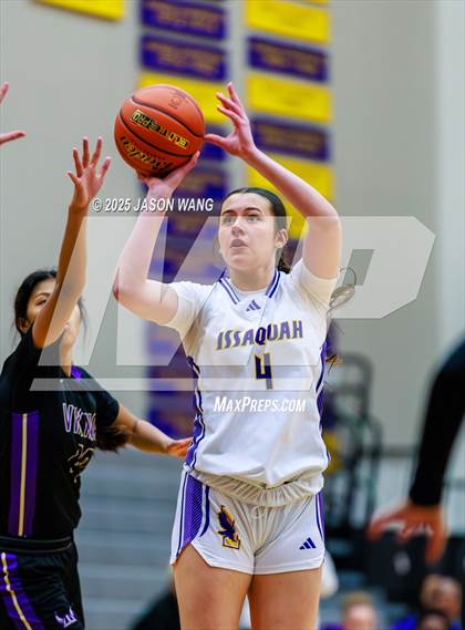 Thumbnail 3 in Lake Stevens vs. Issaquah (WIAA 4A Opening Round) photogallery.