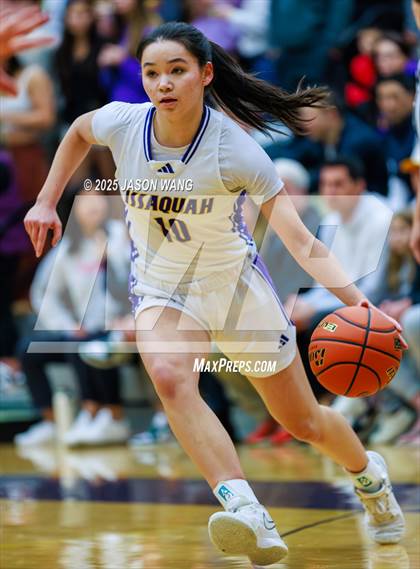 Thumbnail 3 in Lake Stevens vs. Issaquah (WIAA 4A Opening Round) photogallery.