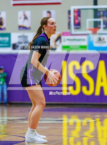 Thumbnail 1 in Lake Stevens vs. Issaquah (WIAA 4A Opening Round) photogallery.
