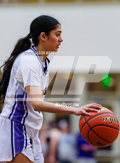 Thumbnail 2 in Lake Stevens vs. Issaquah (WIAA 4A Opening Round) photogallery.